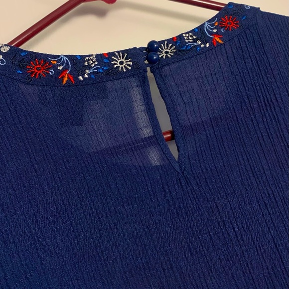 Alyx Sleeveless Floral Top - Picture 4 of 5